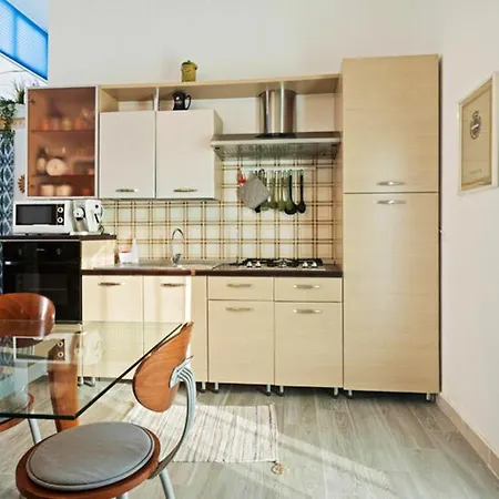 Seaside Marina Retreat: 2br With Pool & Beach Access *