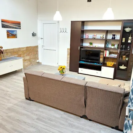 Seaside Marina Retreat: 2br With Pool & Beach Access Alcamo Marina